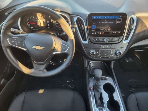 Used 2024 Chevrolet Malibu LT image 28
