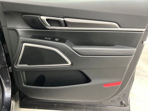 Used 2025 Kia Telluride S image 30