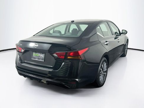 Used 2025 Nissan Altima 2.5 SV FWD image 9