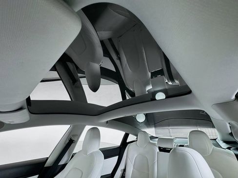 Used 2019 Tesla Model 3 Long Range image 13