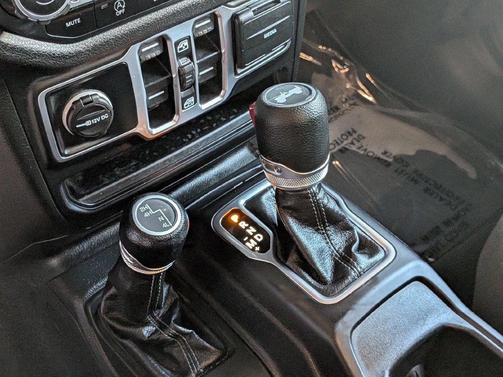 Used 2025 Jeep Wrangler Unlimited Sport AWD/4WD image 20