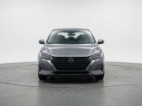 Used 2025 Nissan Sentra SV FWD image 2