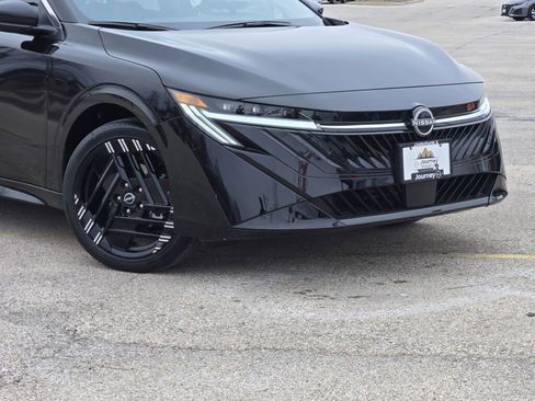 New 2026 Nissan Sentra SR w/ Floor Mat Package FWD image 2