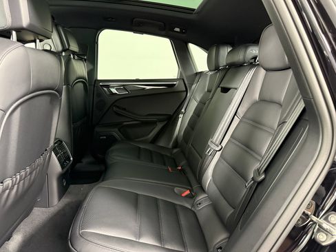 Certified 2026 Porsche Macan AWD/4WD image 22