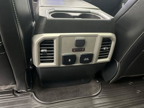 Used 2020 Ford F150 Lariat w/ Equipment Group 502A Luxury AWD/4WD image 15
