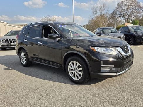 Used 2019 Nissan Rogue S w/ Special Edition Package FWD image 6