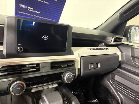 Used 2024 Toyota Tacoma TRD Sport AWD/4WD image 16