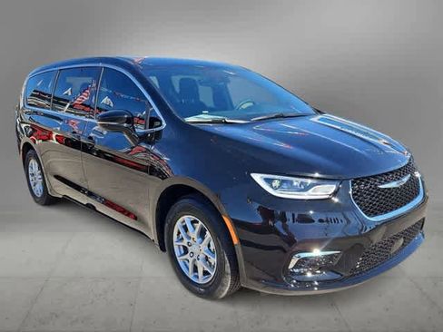 New 2026 Chrysler Pacifica Select FWD image 2