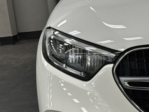 Used 2025 Mercedes-Benz GLC 350e 4MATIC image 7