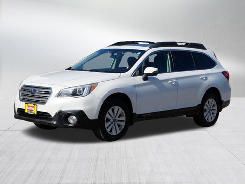 Used 2017 Subaru Outback 2.5i Premium AWD/4WD image 3