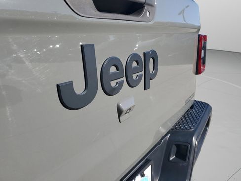 Certified 2020 Jeep Gladiator Sport w/ Quick Order Package 24S AWD/4WD image 30