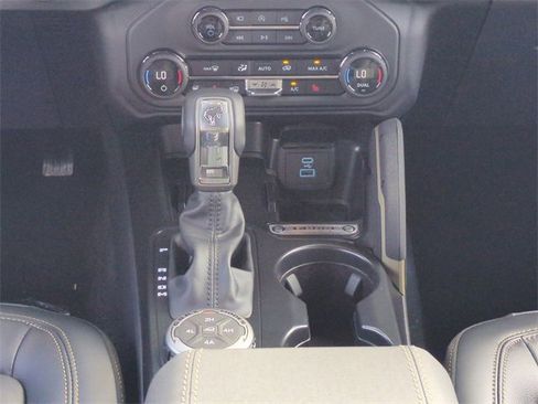 New 2025 Ford Bronco Badlands image 19