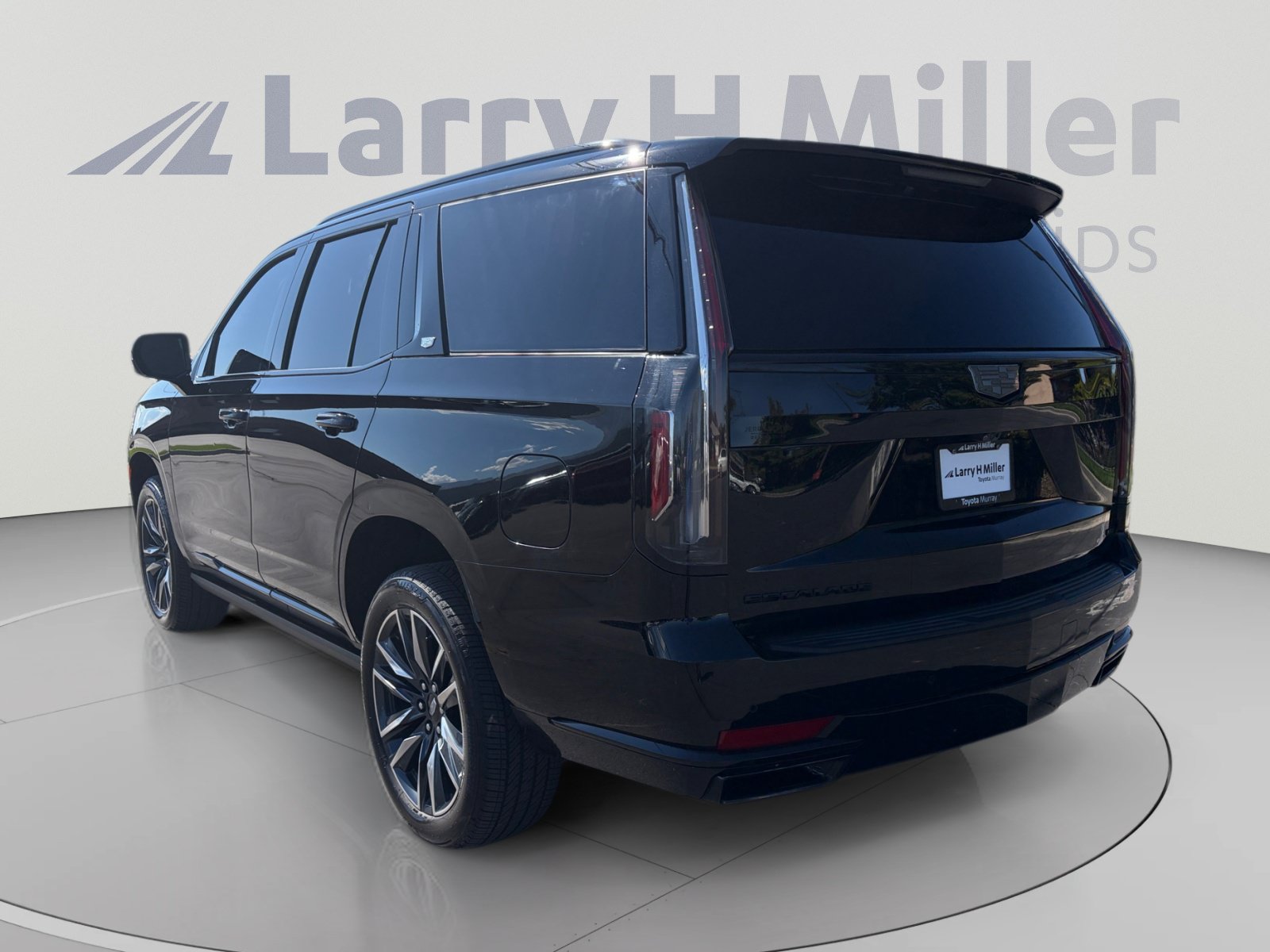 Used 2021 Cadillac Escalade Sport Platinum AWD/4WD image 3
