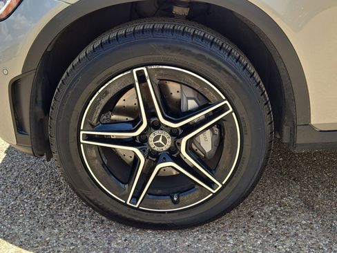 Used 2022 Mercedes-Benz GLC 300 4MATIC image 11