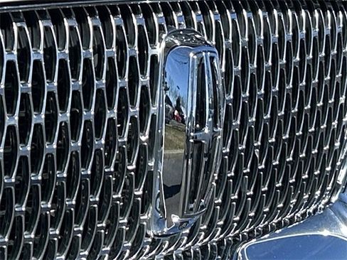 Used 2024 Lincoln Navigator Reserve image 11