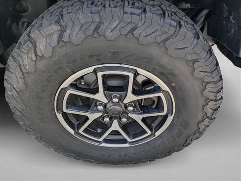 Used 2024 Jeep Wrangler Unlimited Rubicon w/ Technology Group AWD/4WD image 9