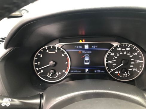 Used 2023 Nissan Altima 2.5 SV w/ SV Premium Package AWD/4WD image 10