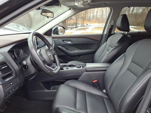 Used 2023 Nissan Rogue SV w/ SV Premium B Package image 12