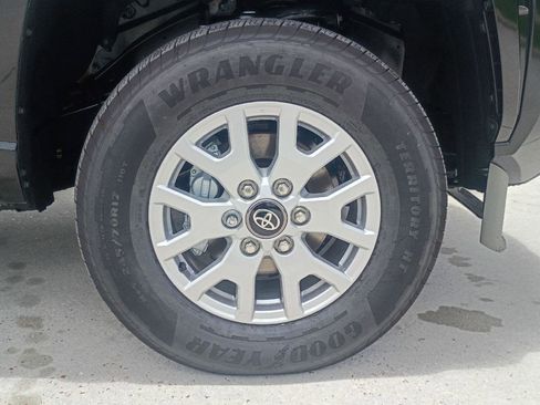New 2026 Toyota Tacoma SR5 RWD image 21