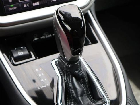 Used 2025 Subaru Outback Premium AWD/4WD image 18