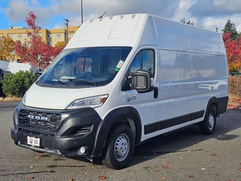 New 2024 RAM ProMaster 3500 w/ Delivery Van Package image 4