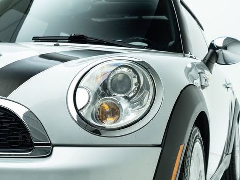 Used 2011 MINI Cooper S image 11
