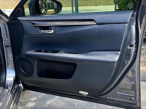 Used 2016 Lexus ES 300h image 27