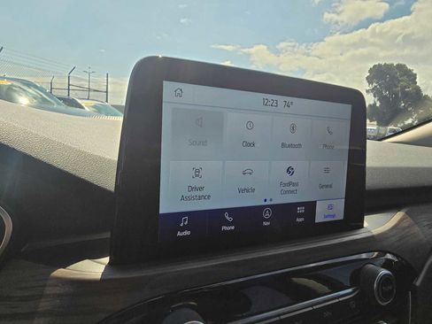 Used 2020 Ford Escape Titanium w/ Titanium Premium Package 2.0 image 29