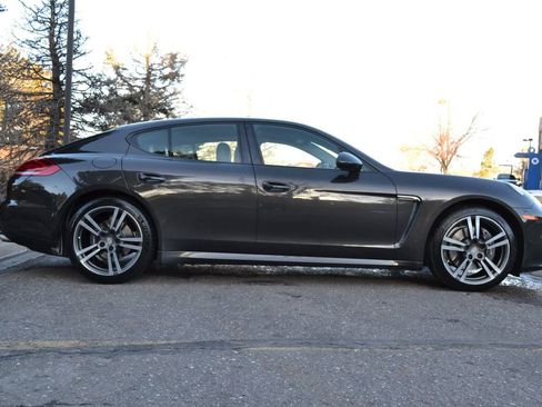 Used 2014 Porsche Panamera 4 w/ Premium Package image 12