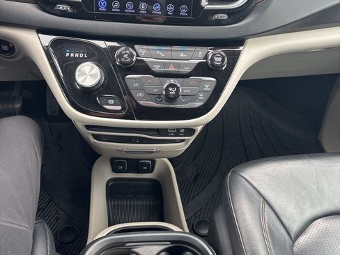 Used 2017 Chrysler Pacifica Touring-L Plus w/ Advanced Safetytec Group FWD image 16