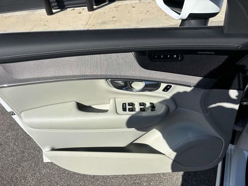 New 2026 Volvo XC90 B6 Ultra image 11