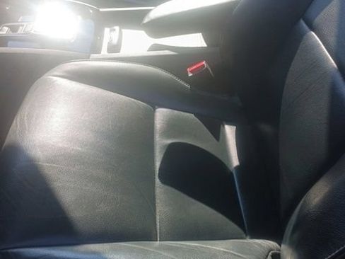 Used 2019 Honda Pilot Touring image 2