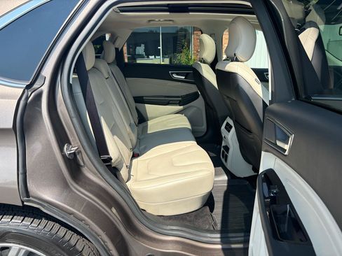 Used 2019 Ford Edge Titanium w/ Equipment Group 301A AWD/4WD image 12