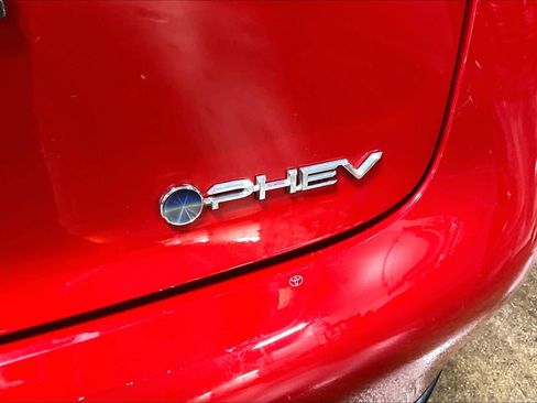 Used 2025 Toyota Prius Plug-In Hybrid image 10