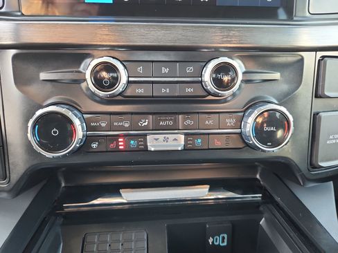 Used 2024 Ford F350 Lariat w/ Lariat Ultimate Package image 17