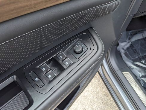 Certified 2024 Volkswagen Atlas SE image 21