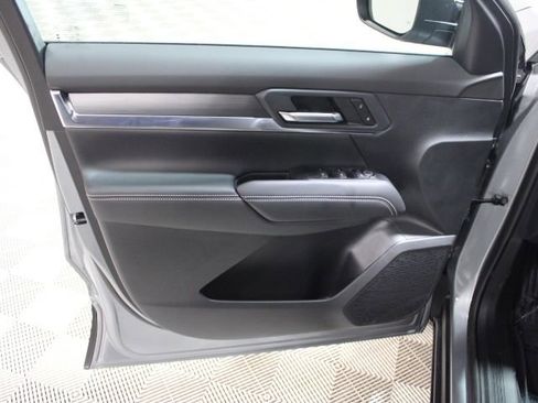 Used 2026 GMC Terrain Elevation w/ Technology Package II FWD image 15