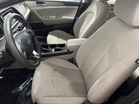 Used 2018 Hyundai Sonata SE w/ Cargo Package image 10