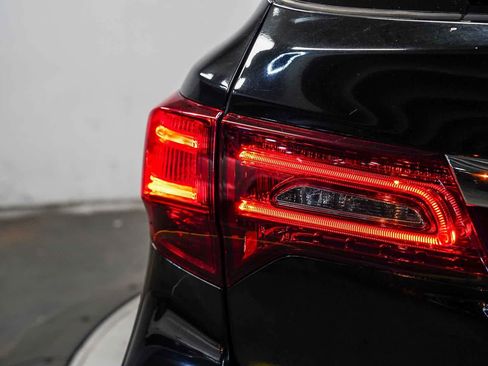 Used 2019 Acura MDX FWD image 11