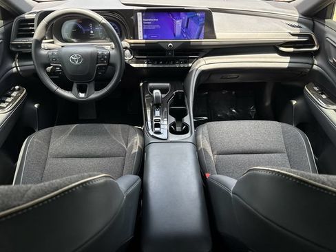 Used 2024 Toyota Crown AWD/4WD image 10