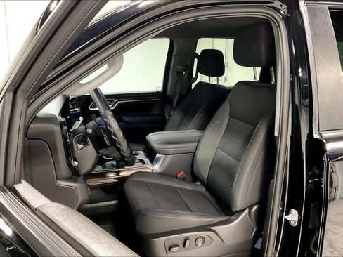 Used 2023 Chevrolet Silverado 1500 LT Trail Boss w/ LPO, Dark Essentials Package AWD/4WD image 31