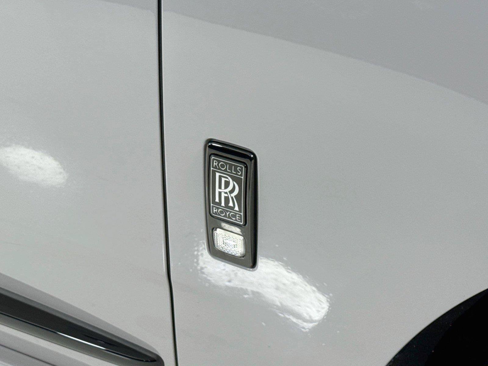 Used 2025 Rolls-Royce Cullinan Black Badge AWD/4WD image 39