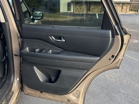 Used 2024 Nissan Pathfinder Platinum image 24