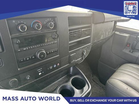 Used 2019 GMC Savana 2500 w/ Driver Convenience Package image 11