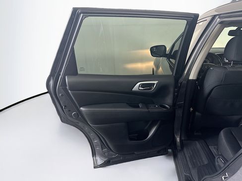 Used 2019 Nissan Pathfinder SV image 25