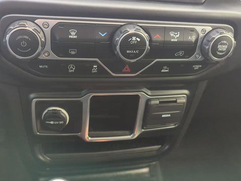 Used 2023 Jeep Wrangler Sport image 25