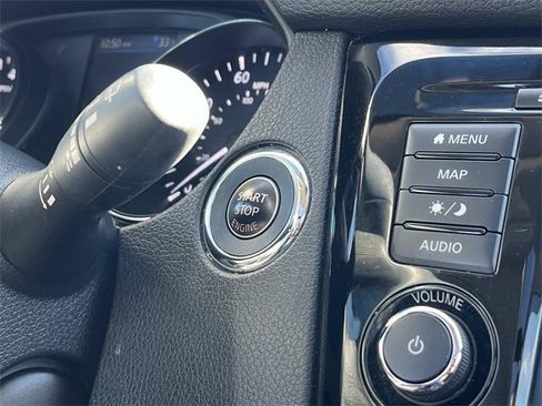 Used 2018 Nissan Rogue SL w/ Premium Package image 14