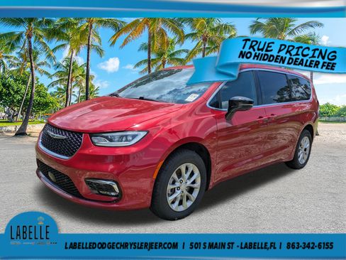 Used 2025 Chrysler Pacifica Select AWD/4WD image 8