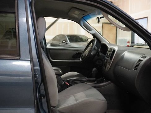 Used 2005 Ford Escape XLT AWD/4WD image 7