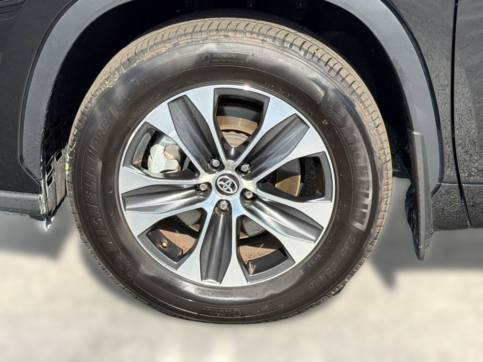 Used 2026 Toyota Highlander XLE AWD/4WD image 13